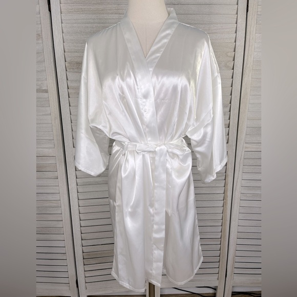 White Satin Bride Robe w Gold Lettering-Large - Picture 3 of 3